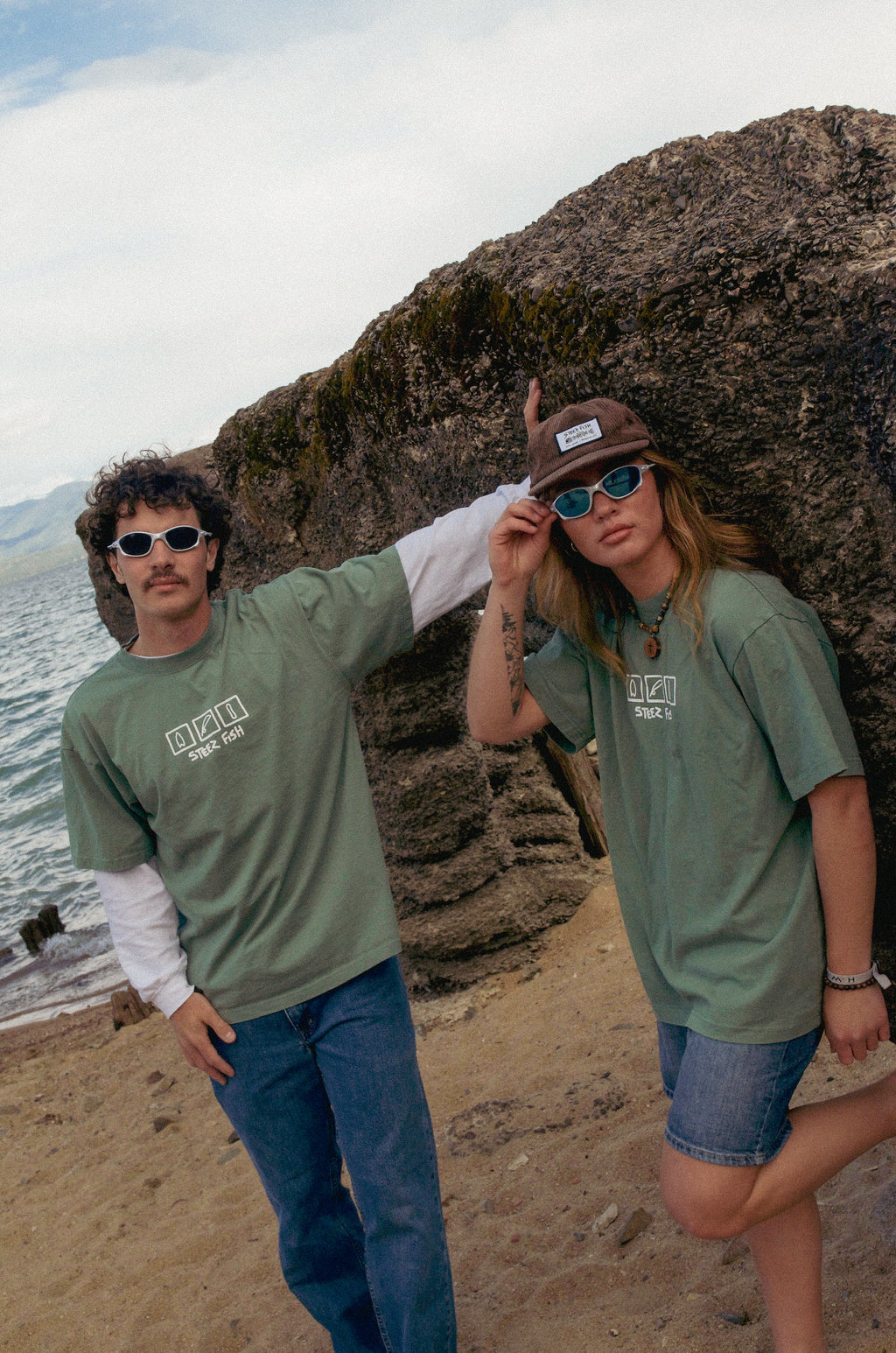 "trust the current" oversized tee - lichen green