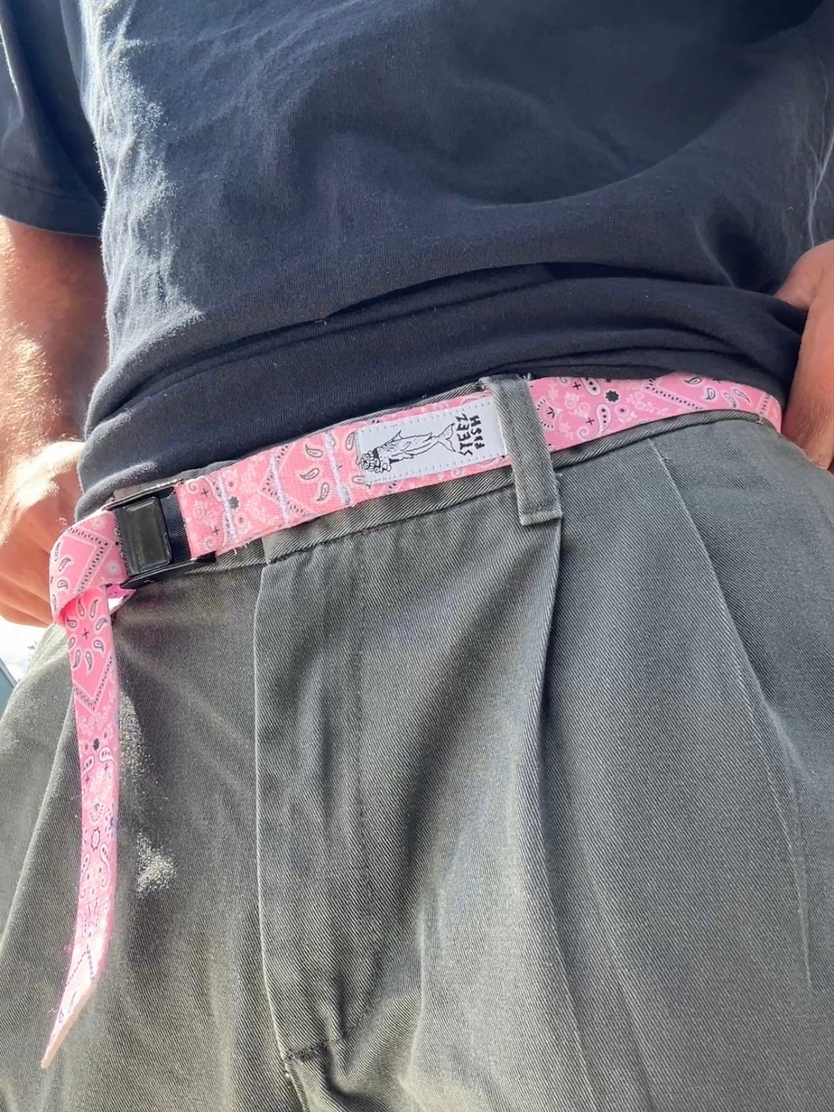 pink paisley cam-strap belt