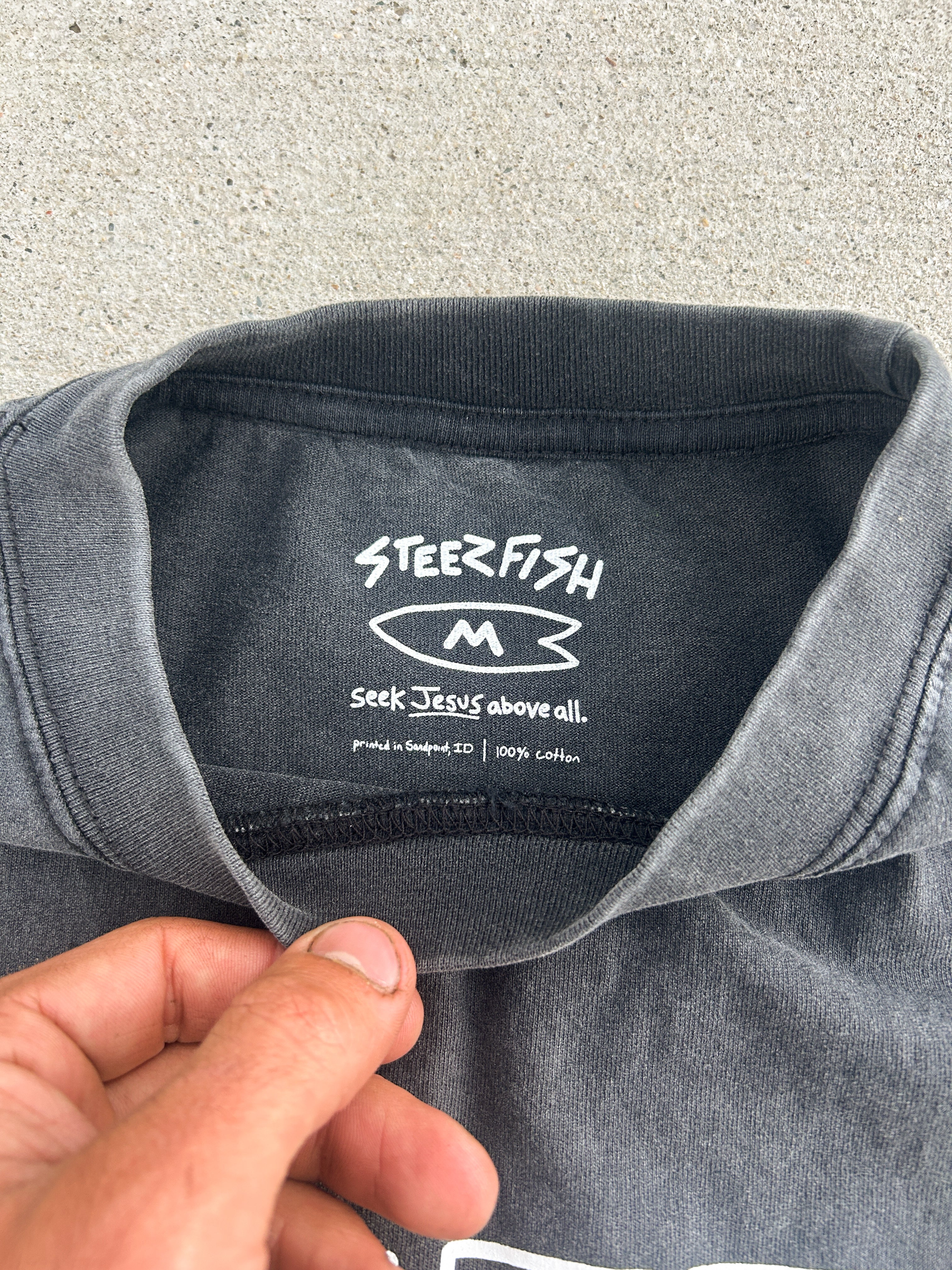 "trust the current" oversized tee - retro midnight